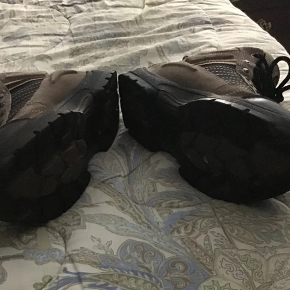 HOT BUY Hiking Boots - Picture 3 of 3